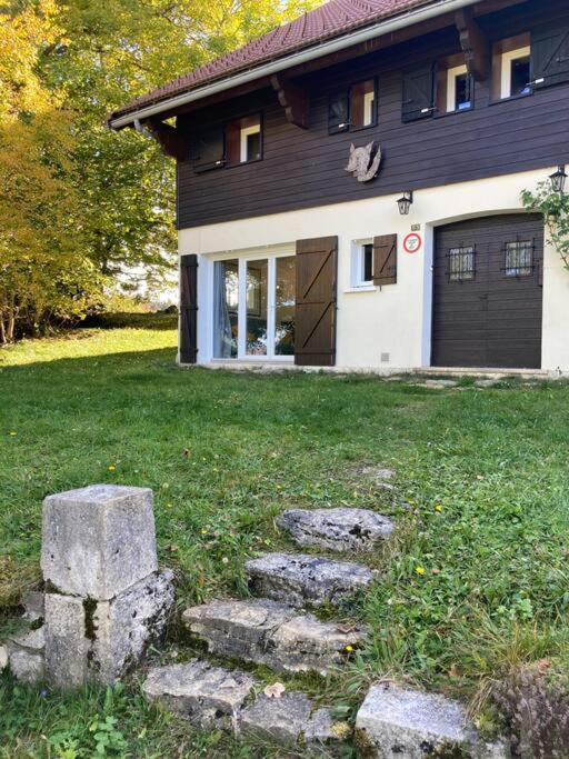Au Coeur Du Village De Prémanon Exterior foto